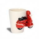 Tasse en céramique avec scooter rouge 3D