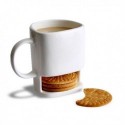 Tasse en céramique blanche avec compartiment pour biscuits