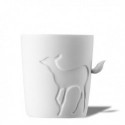 Tasse en porcelaine biche et queue en relief