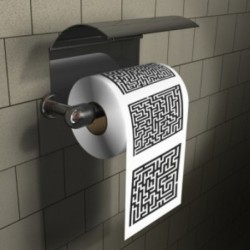 Papier toilettes avec jeu de labyrinthe