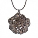 Collier fantaisie long couleur argent chromé à pendentif 2 roses