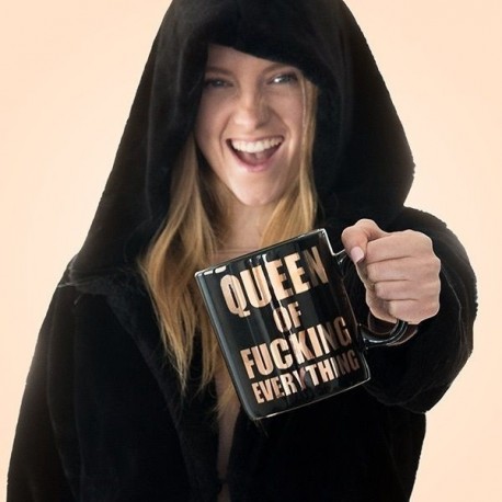 Mug XXL 'Queen of Fucking Everything': Café Royal pour Démarrer la Journée avec Assurance
