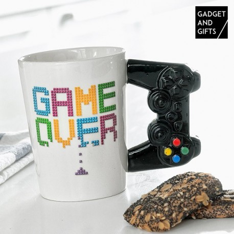 Tasse avec anse manette et motif gamer over 