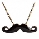 Collier avec pendentif moustache