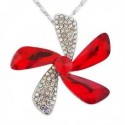 Collier pendentif fleur strass et fausse pierre rouge